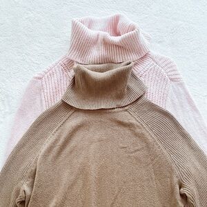 Michaell Michael Kors knit tan turtleneck